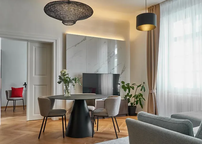 Three Golden Crowns Apartments Prag